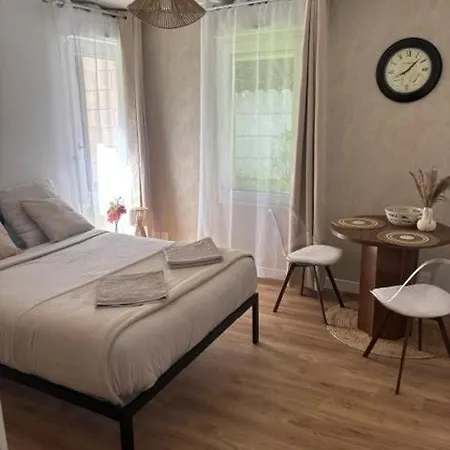 Wifi , Proche Universite Arras, Parking Gratuit Et Prive Appartement